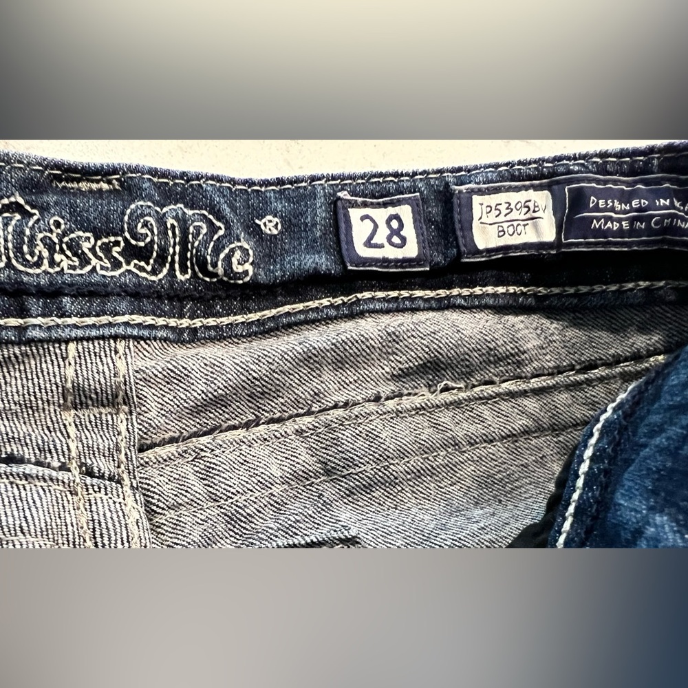 Miss Me Women’s JP5395BV Boot Blue Jeans 28R Silver Embroidered Booty Pockets - Picture 8 of 9
